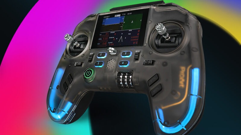 FlySky propose la ProArt PA01, une radiocommande ExpressLRS et AFHDS 3