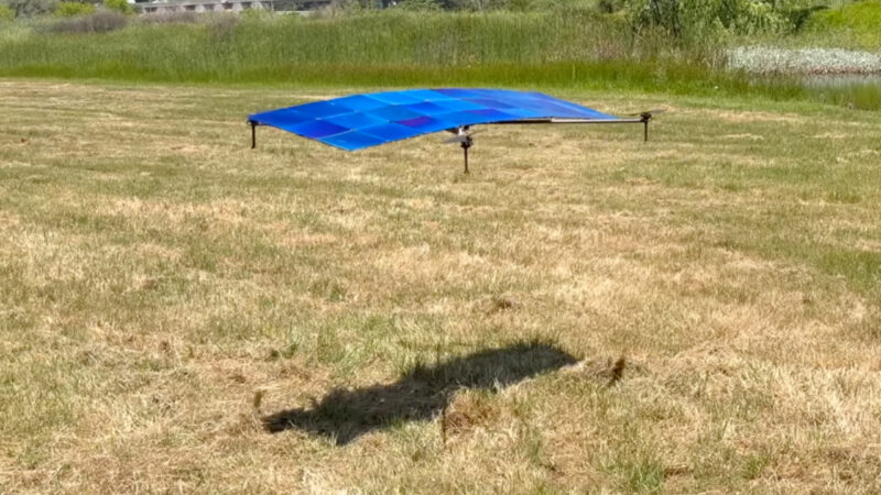Un drone alimenté par l’énergie solaire : ça fonctionne ? (par Luke Maximo Bell)