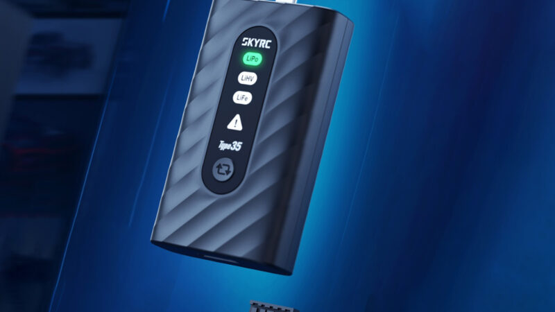 SkyRC Type35, un mini chargeur de batteries 2S à 4S en USB-C