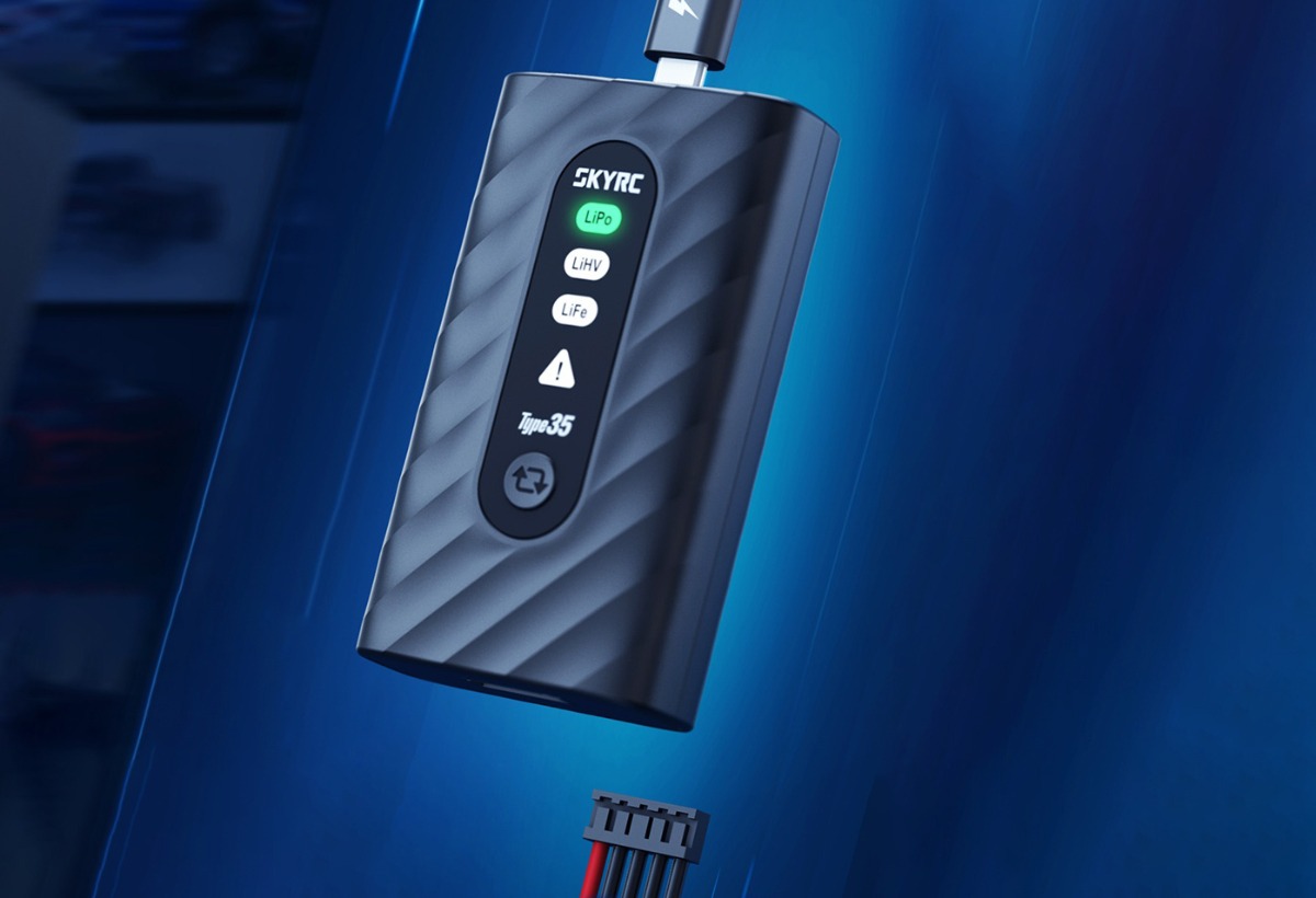 SkyRC Type35, un mini chargeur de batteries 2S à 4S en USB-C