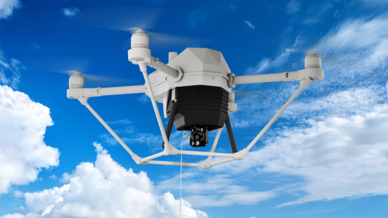 Elistair a dévoilé Khronos « Double Payload », une version radio tactique et vidéo de son DroneBox filaire