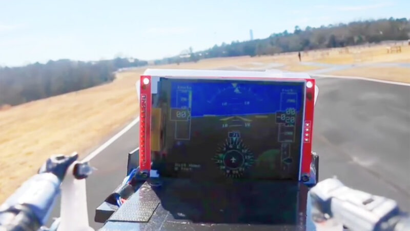 Rusty Screws RC : un drone FPV avec la vue d’un cockpit actif et un écran FPV Toys