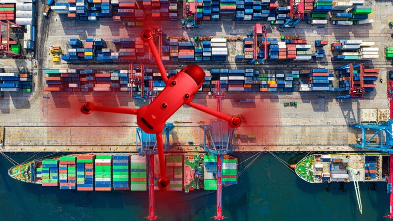 Voler en drone au-dessus d’un port maritime, c’est autorisé ?