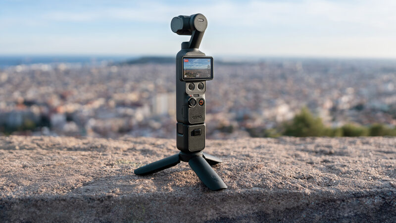 DJI présente l’Osmo Pocket 4, une caméra à main stabilisée avec un capteur 1 pouce