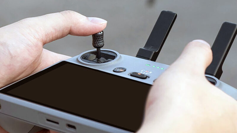 StartRC propose les Foldable Metal Joysticks, des joysticks rétractables pour DJI RC, RC2 et RC Pro 2